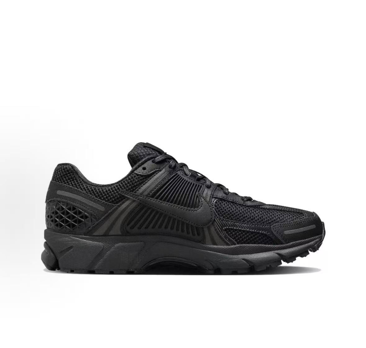 Nike Black Mesh Low-Top Sneakers | BV1358-003