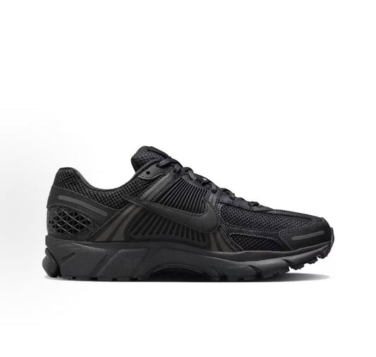 Nike Black Mesh Low-Top Sneakers | BV1358-003