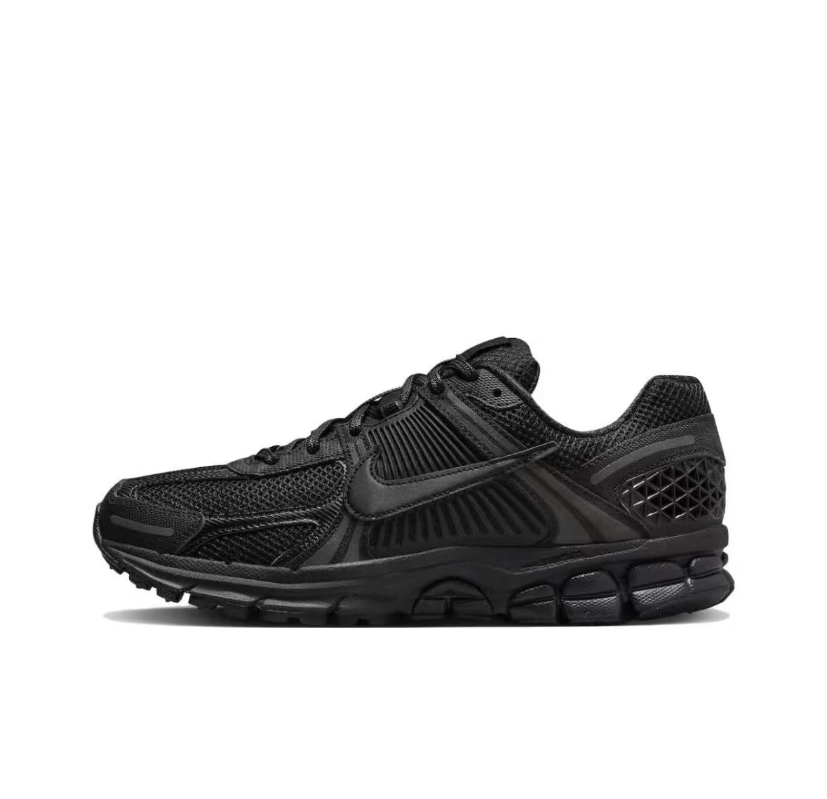 Nike Black Mesh Low-Top Sneakers | BV1358-003